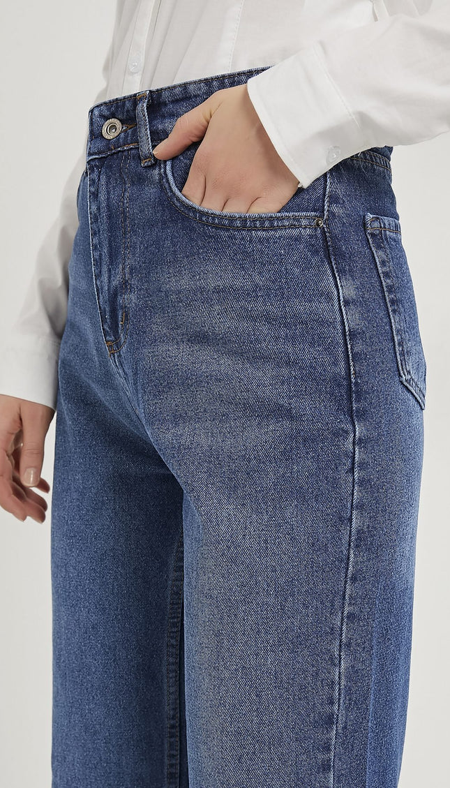 Straight-Fit Denim-Damenhose mit Cut-Leg-Design