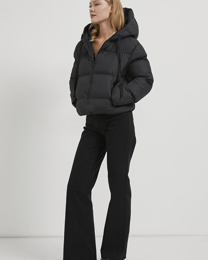 Damenjacke mit Kapuzenhut und Reissverschluss