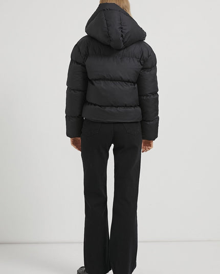 Damenjacke mit Kapuzenhut und Reissverschluss