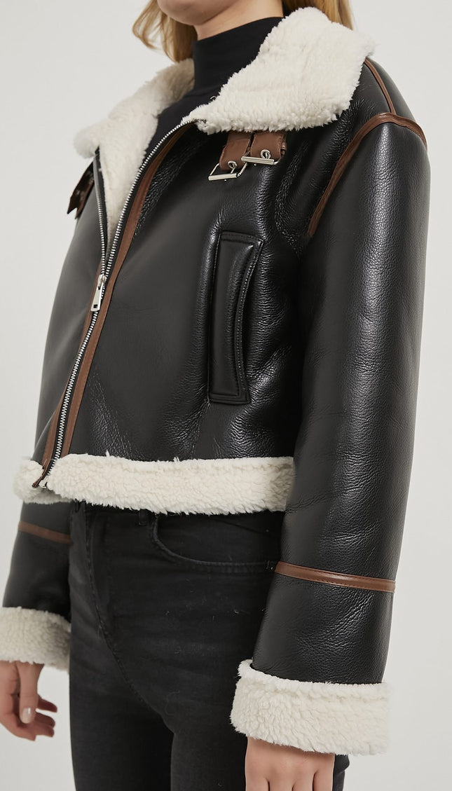 Kunstpelz-detailierter Biker-Frauenmantel