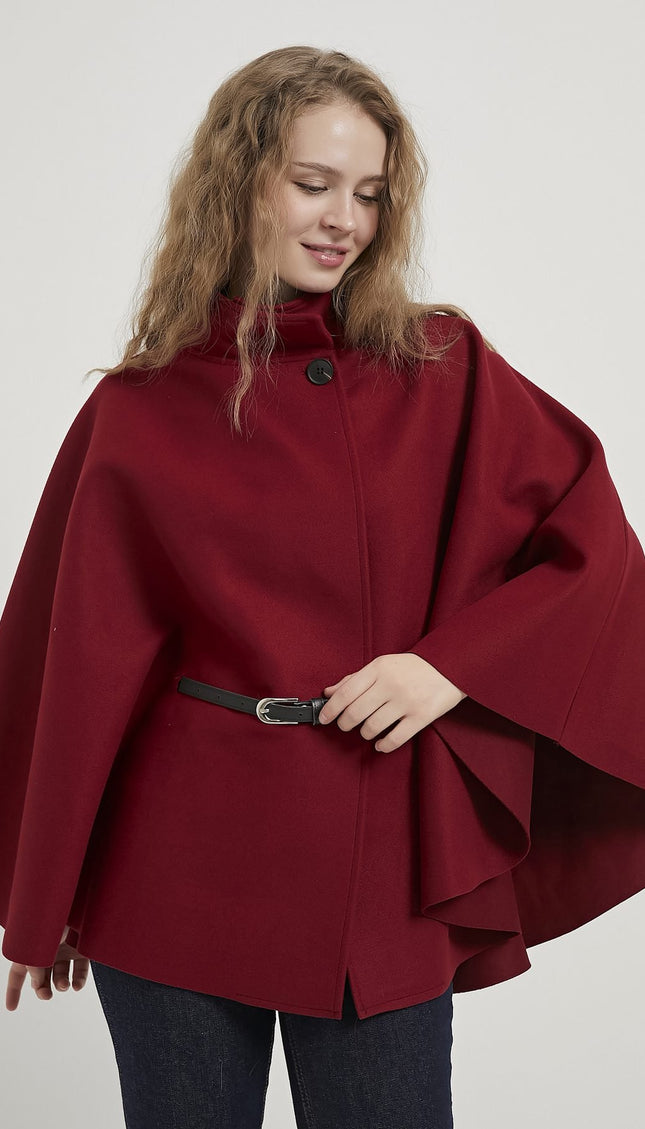 Eleganter Damenponcho mit Gürtel