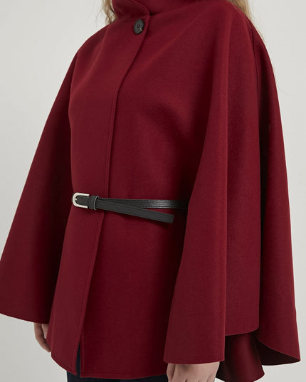 Eleganter Damenponcho mit Gürtel