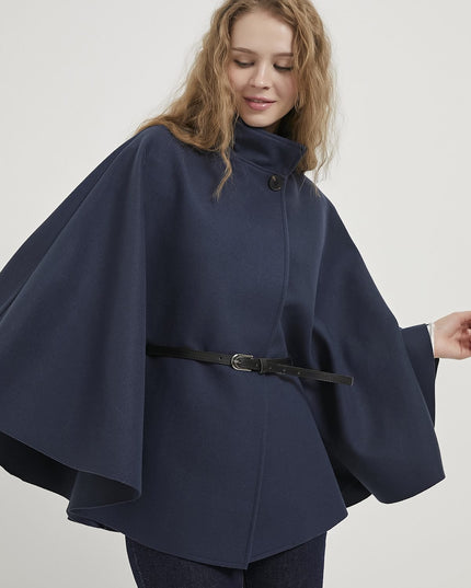 Eleganter Damenponcho mit Gürtel