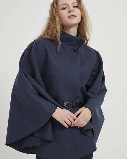 Eleganter Damenponcho mit Gürtel