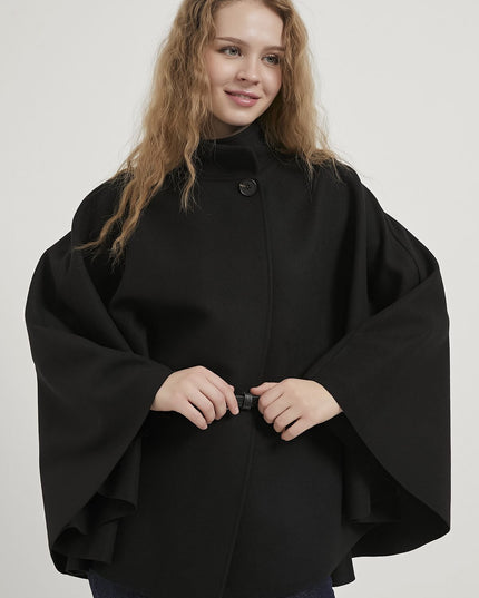 Eleganter Damenponcho mit Gürtel