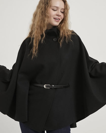 Eleganter Damenponcho mit Gürtel