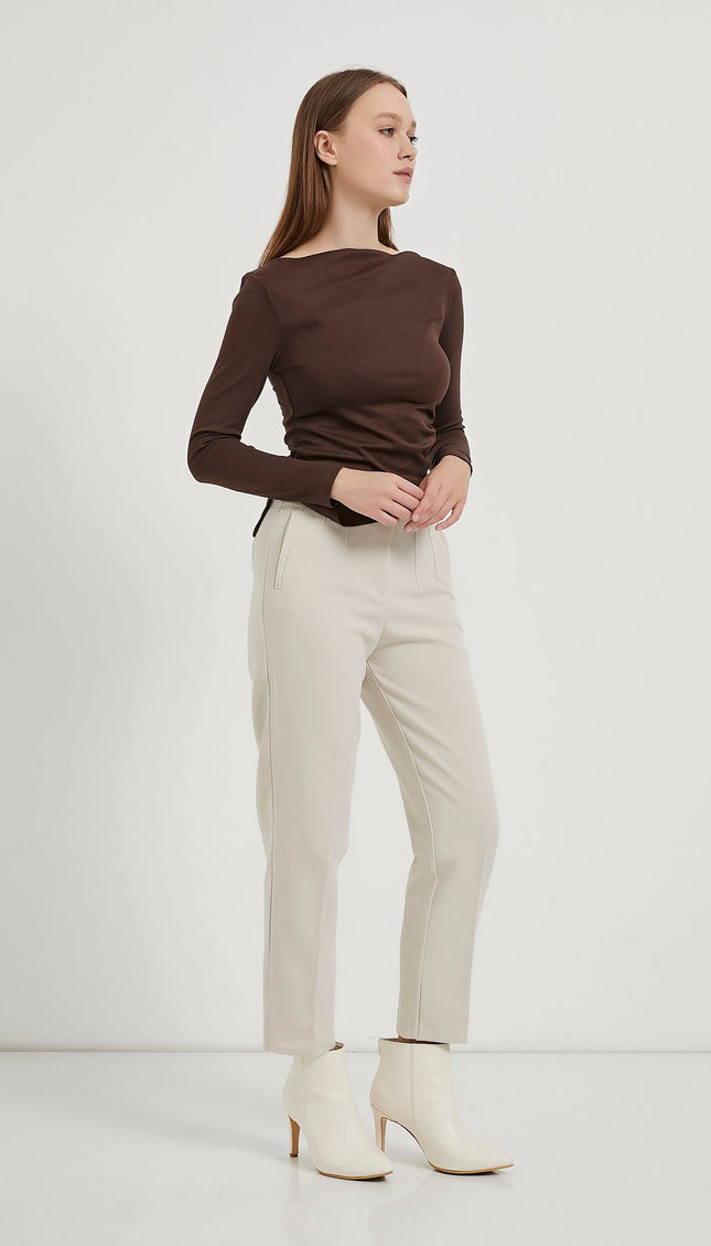 Asymmetrische Damenbluse mit Bootsausschnitt