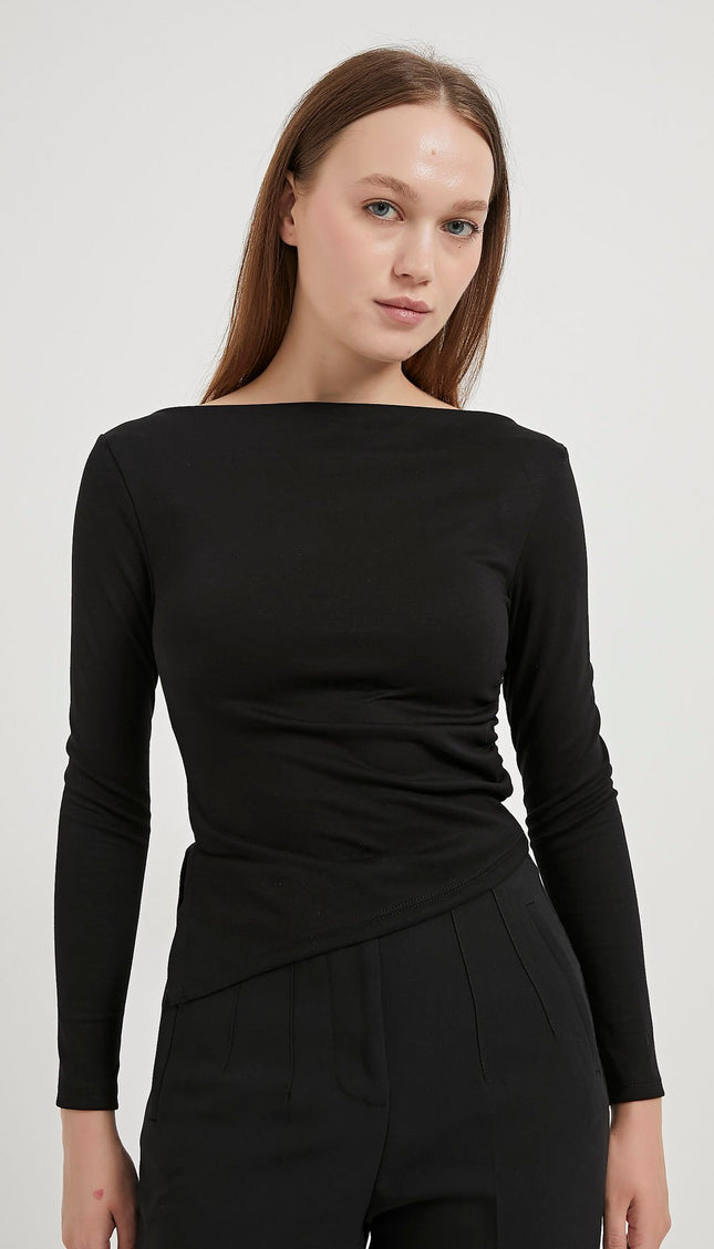 Asymmetrische Damenbluse mit Bootsausschnitt