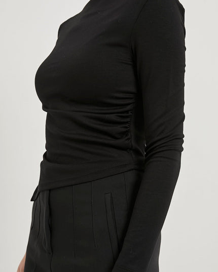 Asymmetrische Damenbluse mit Bootsausschnitt