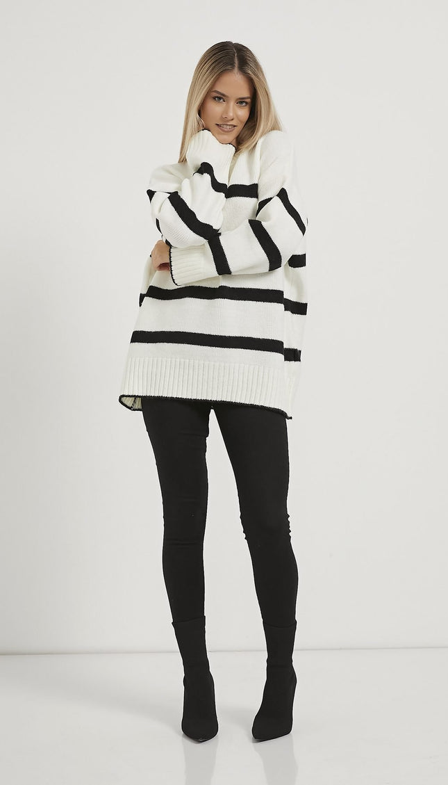 Oversize-Strickpullover mit Bisskragen weiß/schwarz