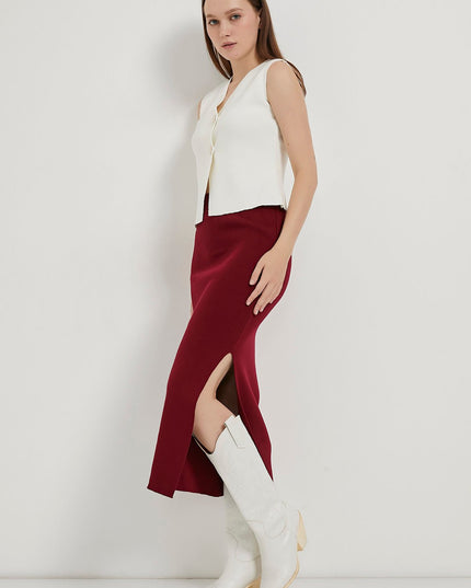 Women's midi-length knitted skirt