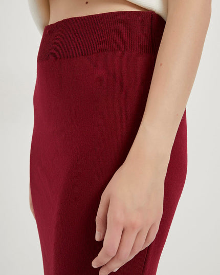 Women's midi-length knitted skirt