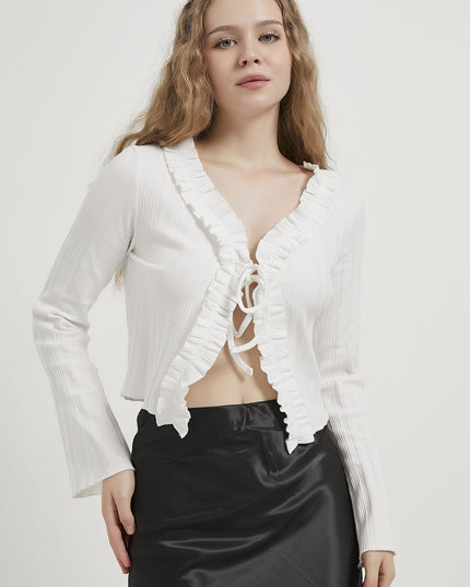 Damenbluse mit Schnürung und feinen Rüschendetails