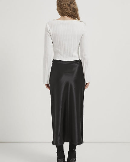 Damenbluse mit Schnürung und feinen Rüschendetails