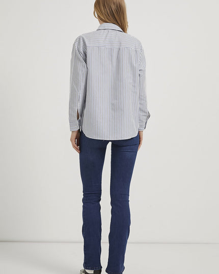 Gestreiftes Damenhemd mit offenem Kragen