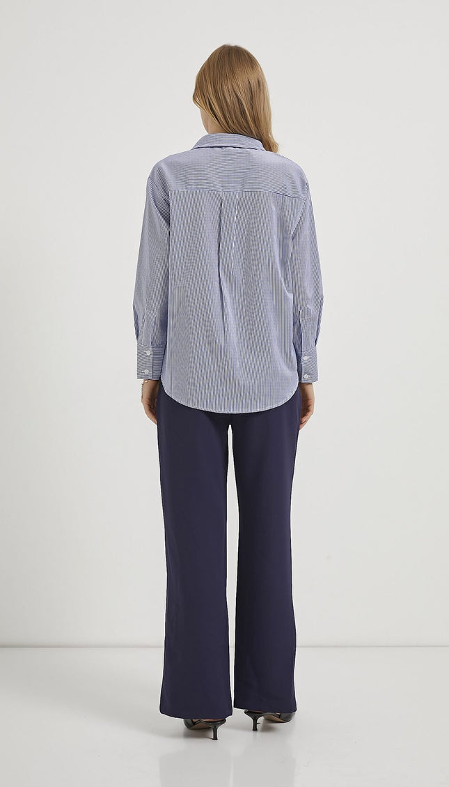 Elegantes Damenhemd mit feinen Nadelstreifen