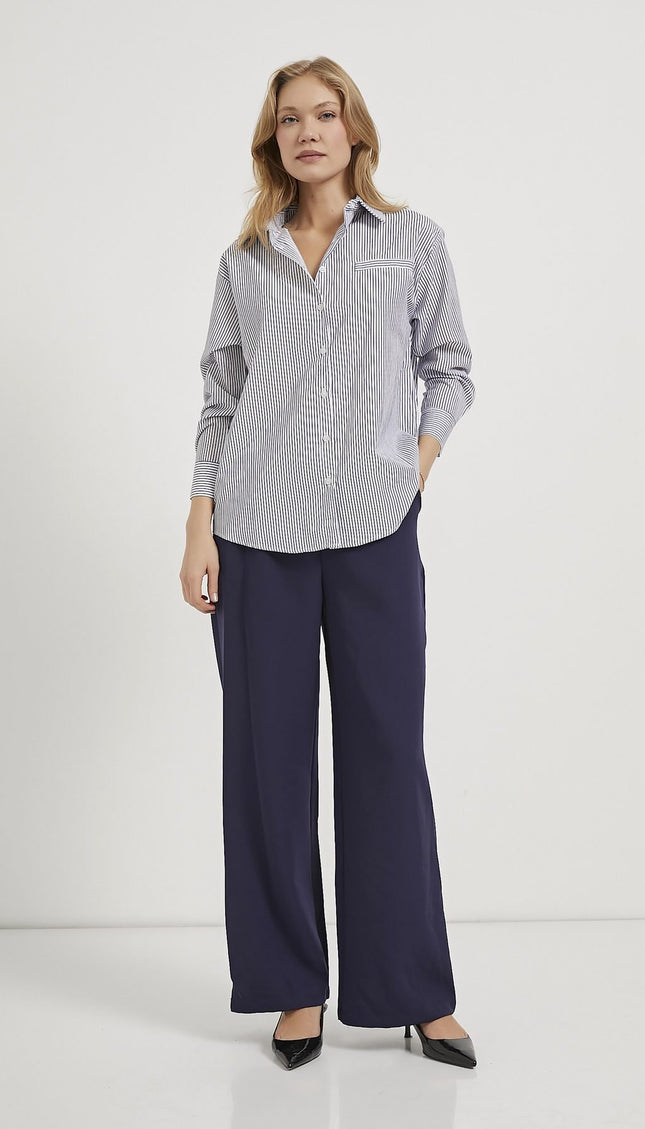 Damenhemd mit gestreiften Taschen