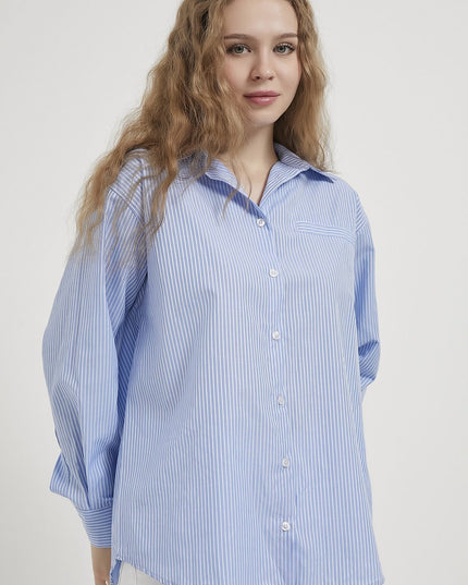Damenhemd mit gestreiften Taschen