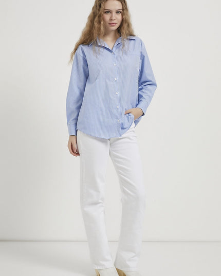 Damenhemd mit gestreiften Taschen