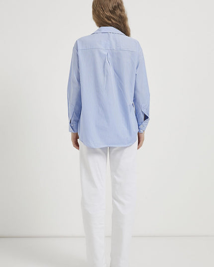 Damenhemd mit gestreiften Taschen