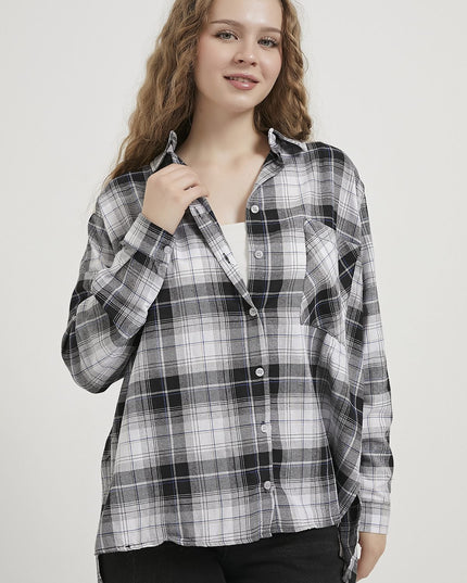 Oversize‑Damenhemd mit kariertem Detail