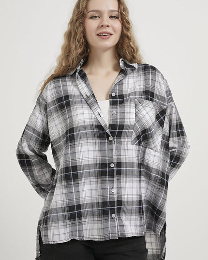 Oversize‑Damenhemd mit kariertem Detail