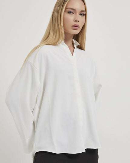 Fließendes, übergrosses Damenhemd