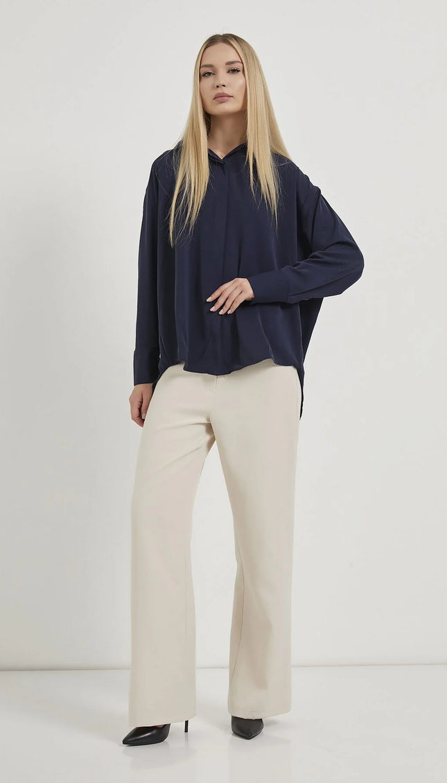 Fließendes, übergrosses Damenhemd