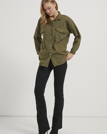 Damenhemd mit Klappentaschen und Metallknöpfen